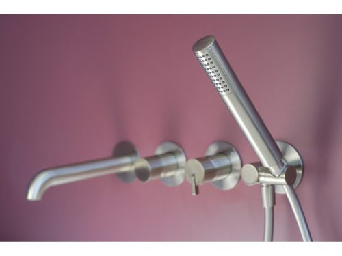 Silia falsík alatti kád csaptelep zuhanyszettel, szálcsiszolt acél